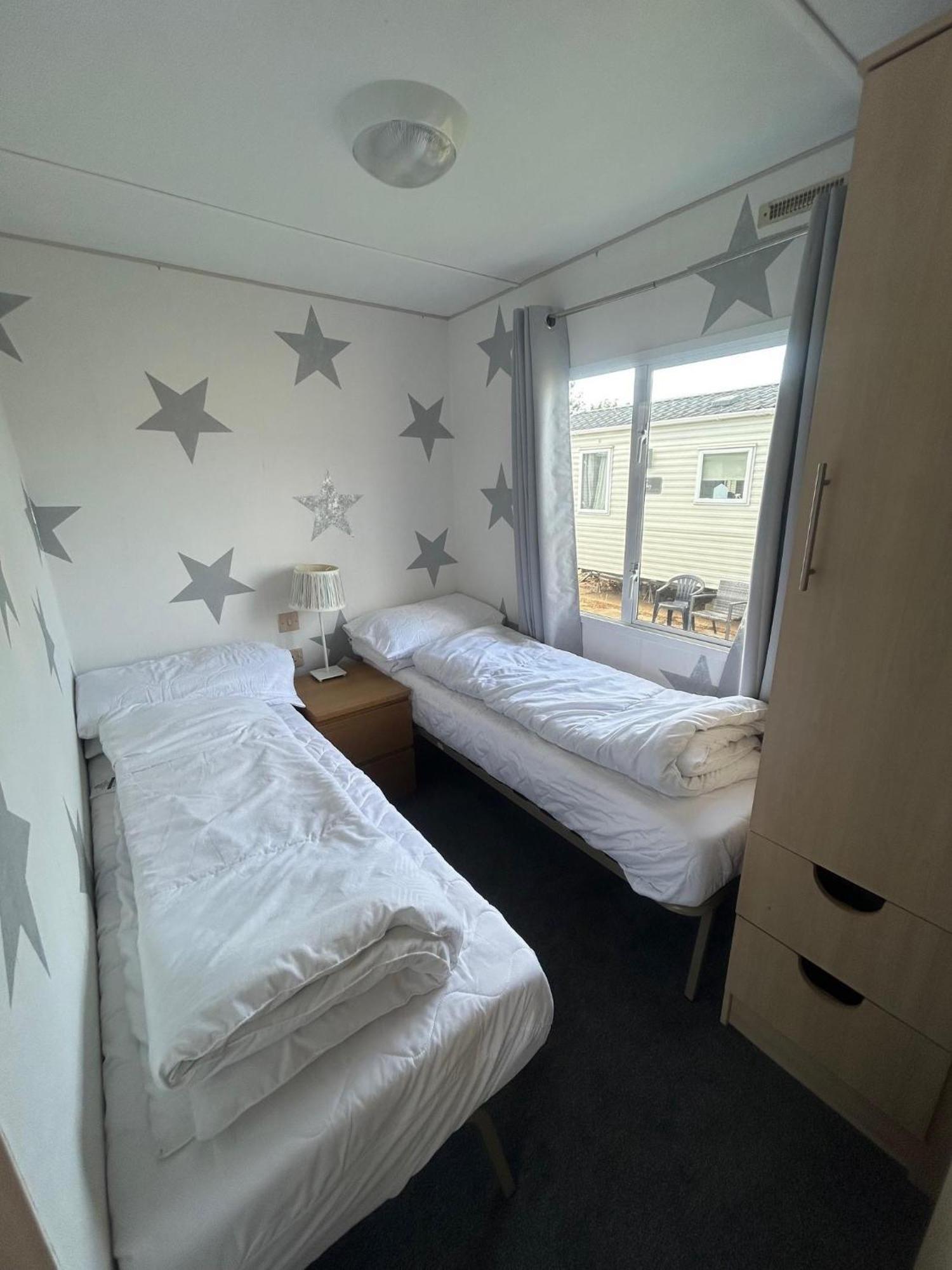 6 Berth Caravan For Hire By The Beach In Heacham, Norfolk Ref 21038C エクステリア 写真